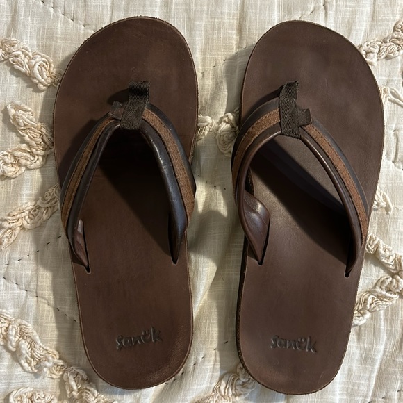 Sanuk Dark Brown Flip-Flops - Picture 1 of 3